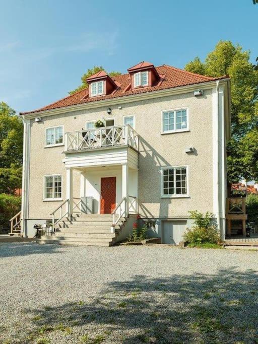 Beautiful And Modern Accommodation Near Stockholm City Экстерьер фото