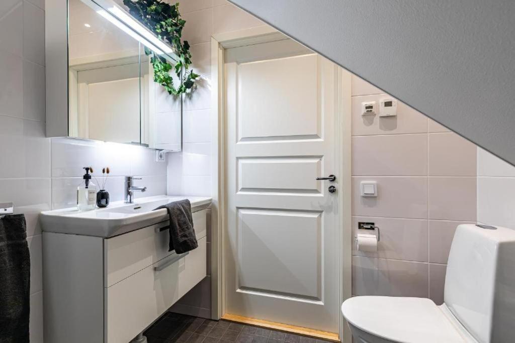 Beautiful And Modern Accommodation Near Stockholm City Экстерьер фото
